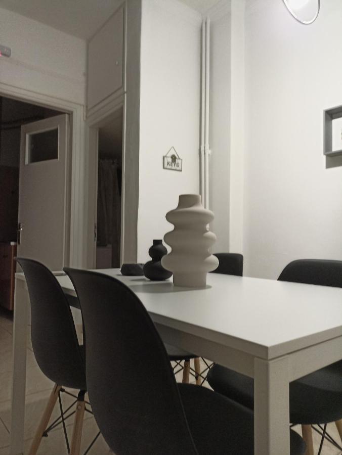 אתונה Pagrati Apartment Διαμέρισμα Παγκράτι מראה חיצוני תמונה