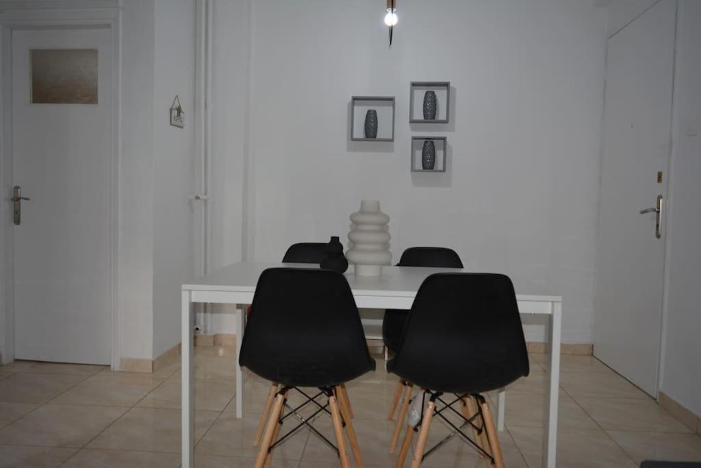 אתונה Pagrati Apartment Διαμέρισμα Παγκράτι מראה חיצוני תמונה
